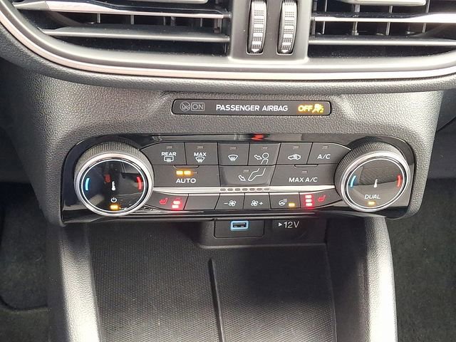 Certified 2022 Ford Escape SE w/ SE Sport Appearance Package AWD/4WD image 16