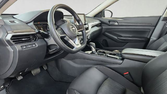 Used 2024 Nissan Altima 2.5 SV FWD image 9