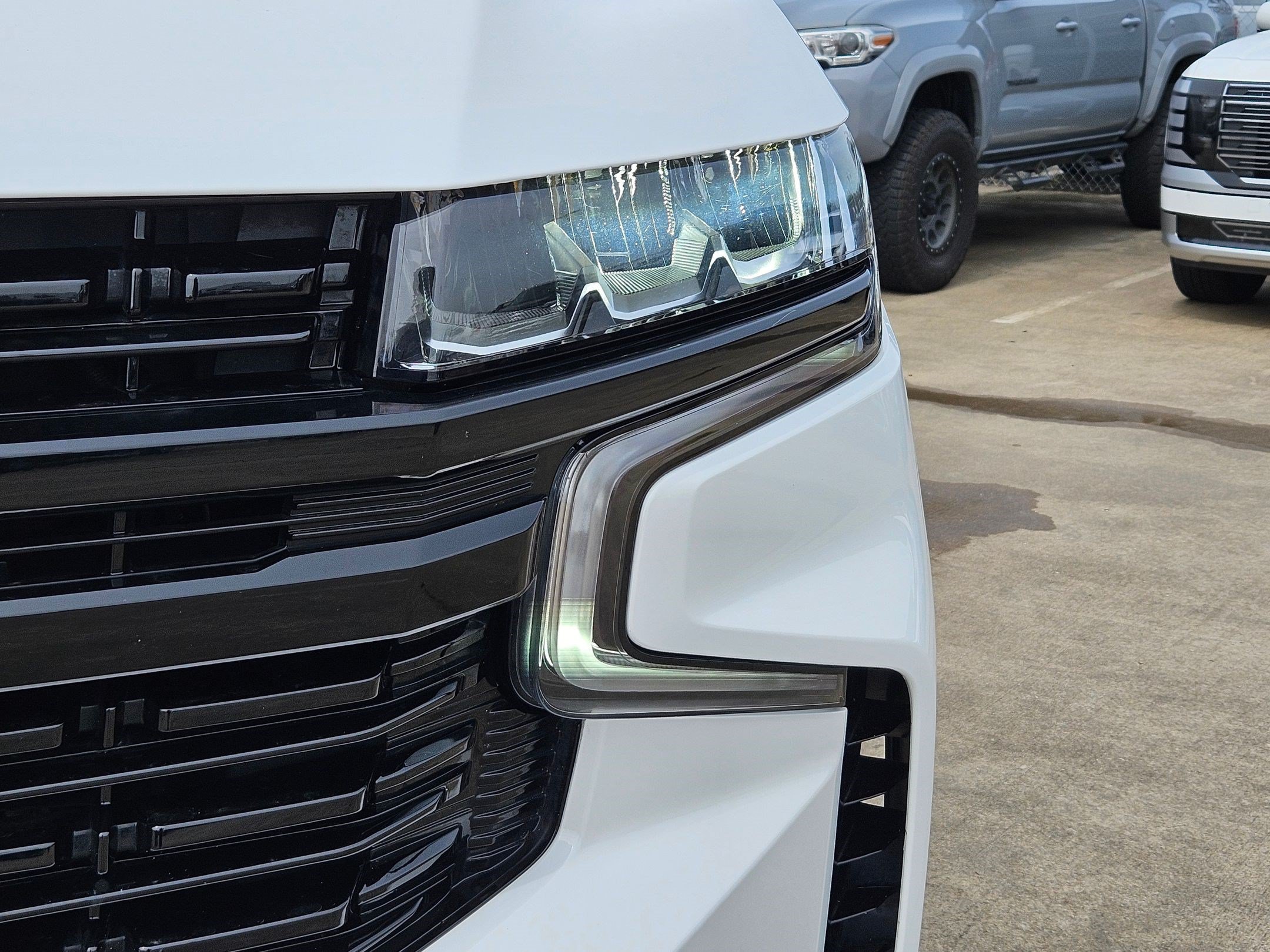 Used 2024 Chevrolet Suburban RST w/ Luxury Package AWD/4WD image 12