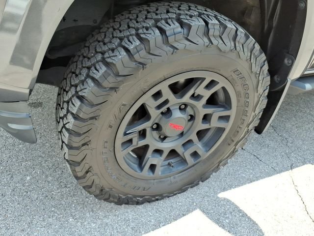 Used 2022 Toyota Tacoma TRD Sport w/ Technology Package AWD/4WD image 6