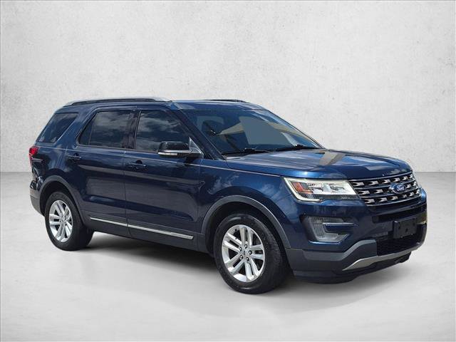 Certified 2017 Ford Explorer XLT w/ Equipment Group 202A FWD image 3
