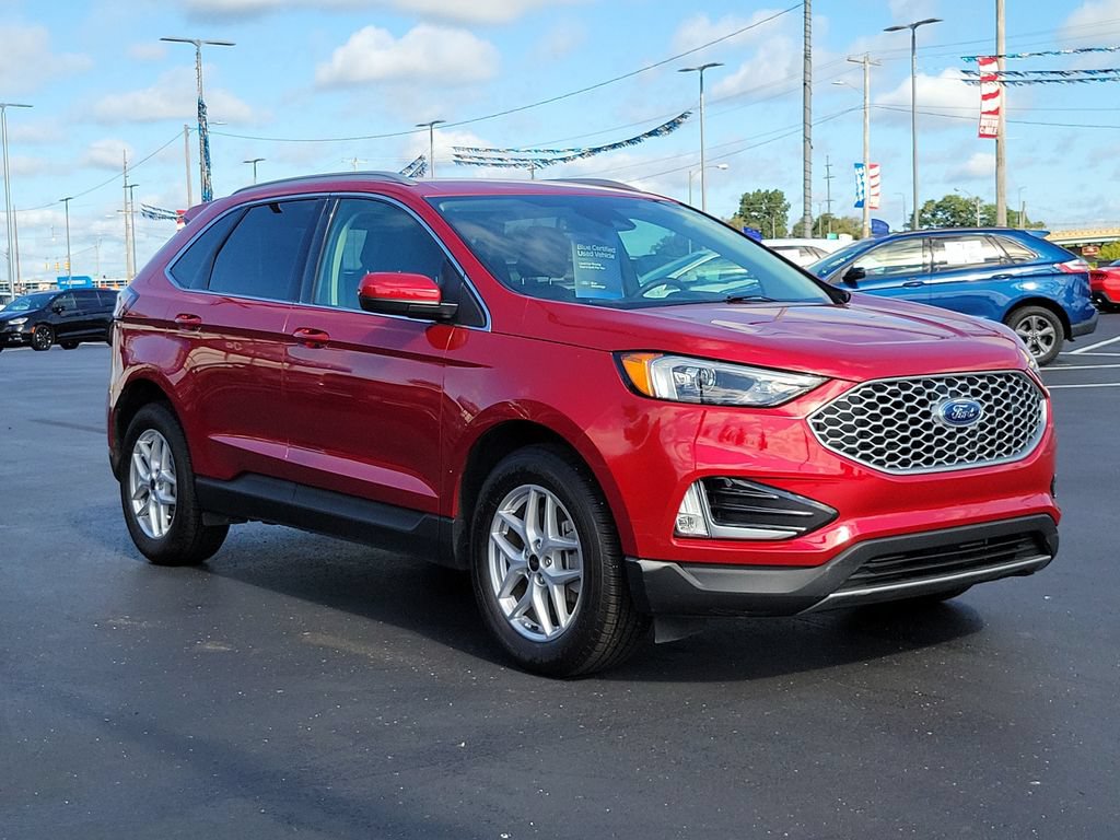 Certified 2024 Ford Edge SEL w/ Convenience Package AWD/4WD image 2