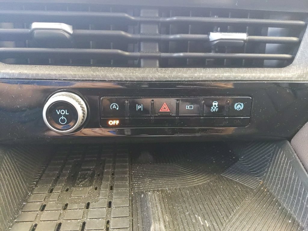 Certified 2025 Ford Explorer Platinum AWD/4WD image 25