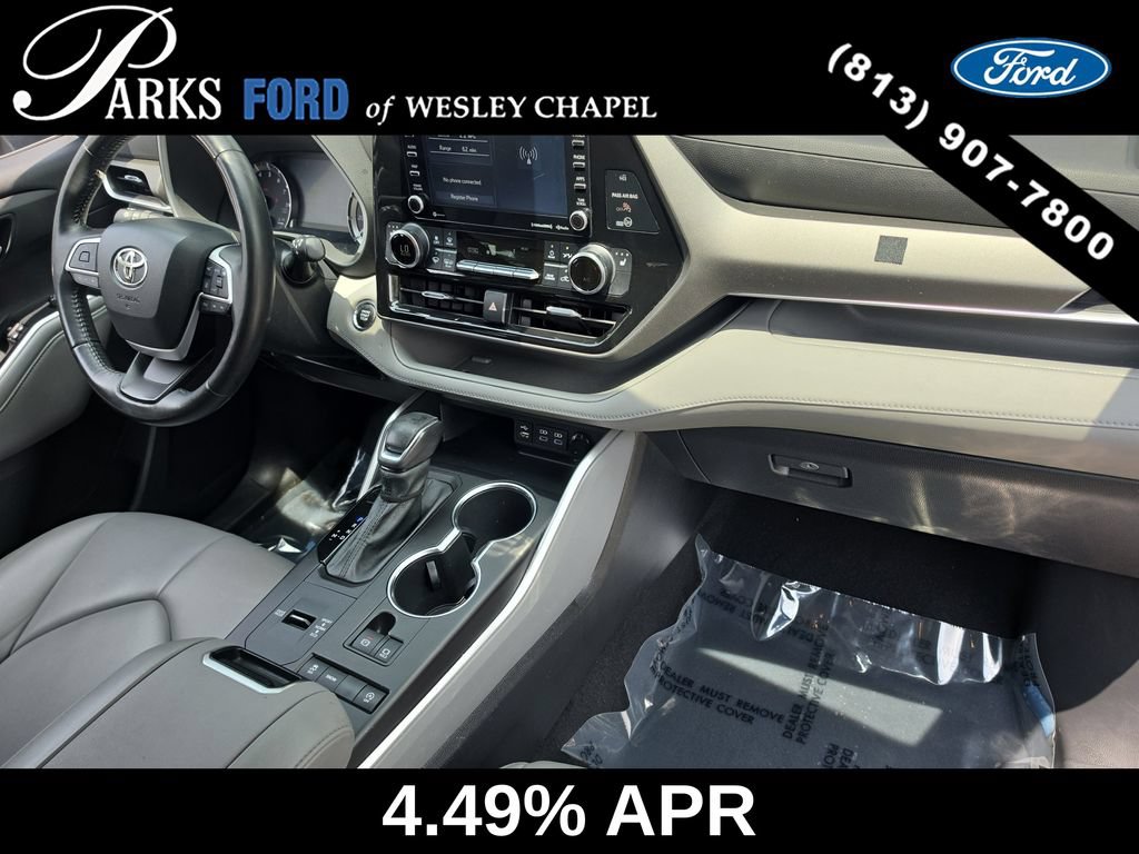 Used 2022 Toyota Highlander XLE FWD image 11