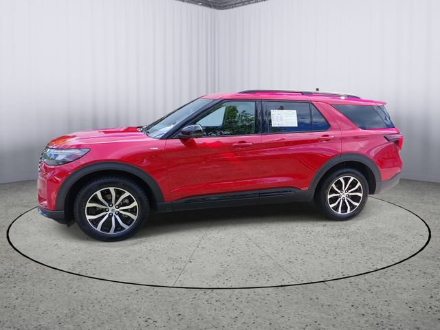 Certified 2025 Ford Explorer ST-Line AWD/4WD image 2