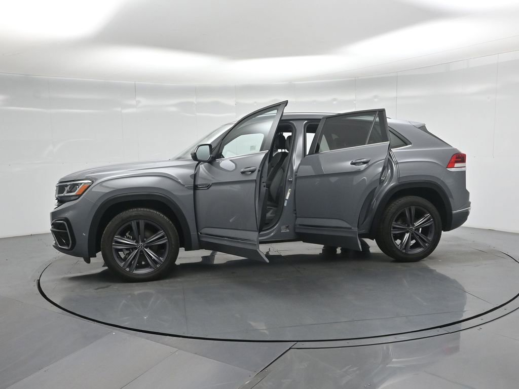 Used 2021 Volkswagen Atlas Cross Sport SE image 34