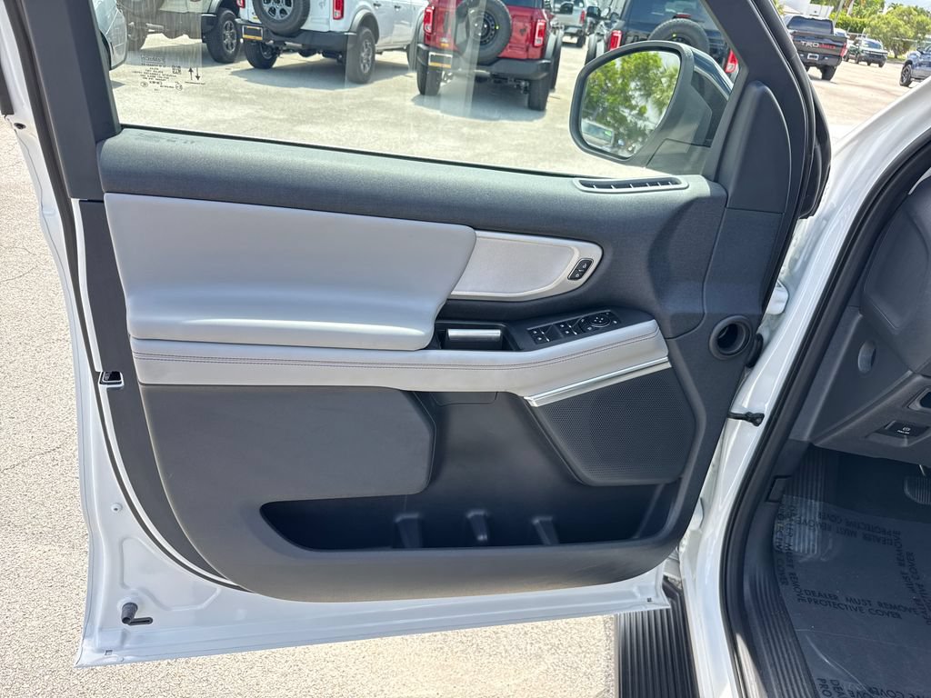 Certified 2025 Ford Expedition Active RWD image 14