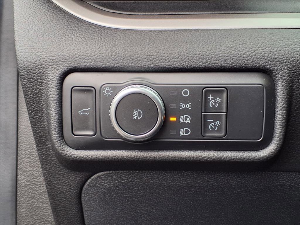 Certified 2022 Ford Explorer XLT w/ Equipment Group 202A image 22