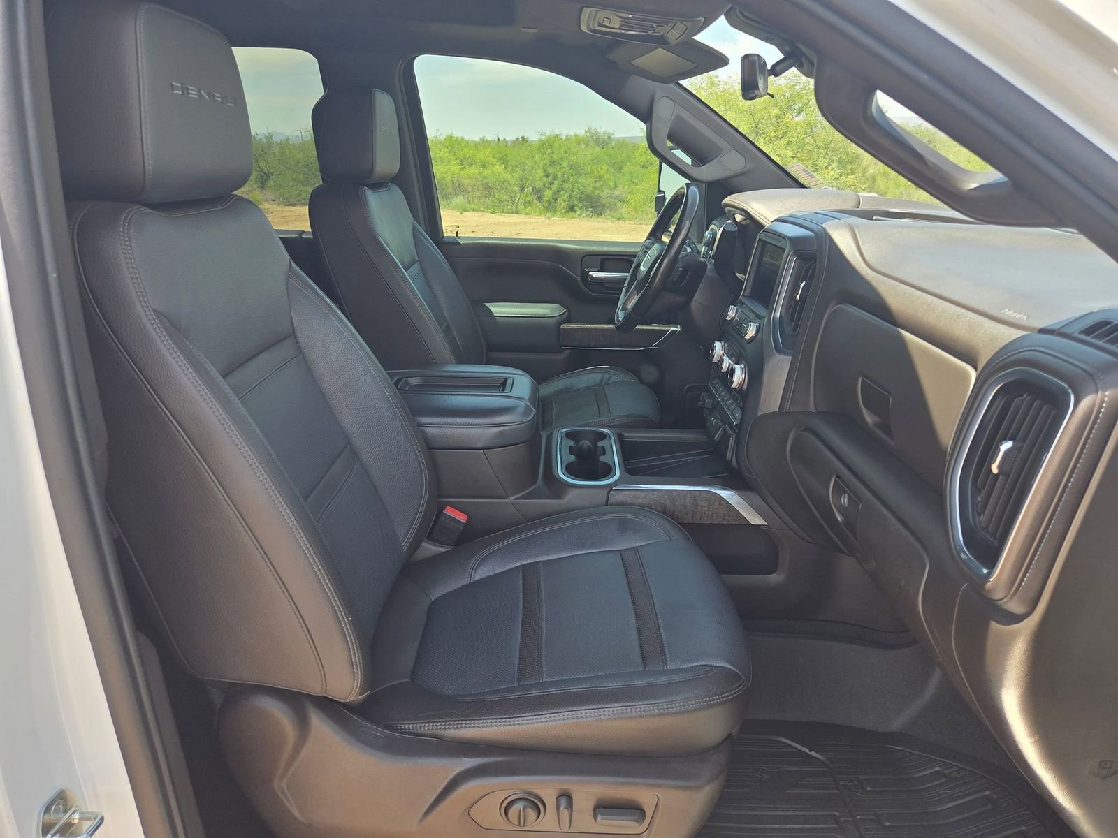 Used 2020 GMC Sierra 2500 Denali w/ Denali Ultimate Package AWD/4WD image 28