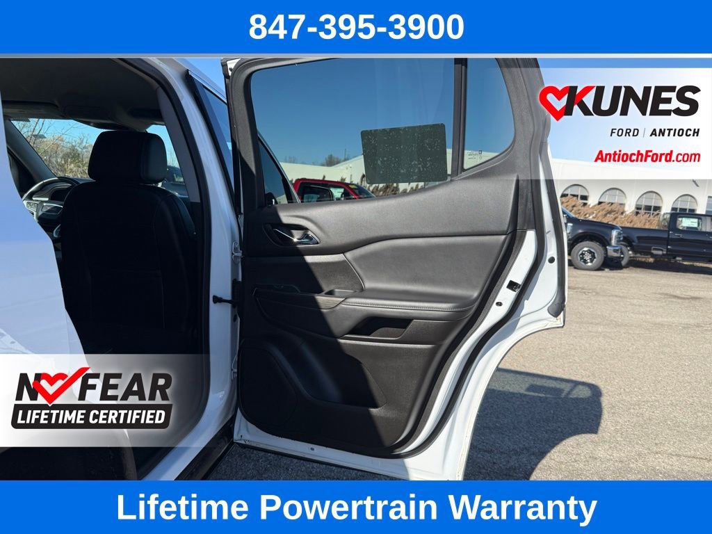 Used 2023 GMC Acadia SLT image 18