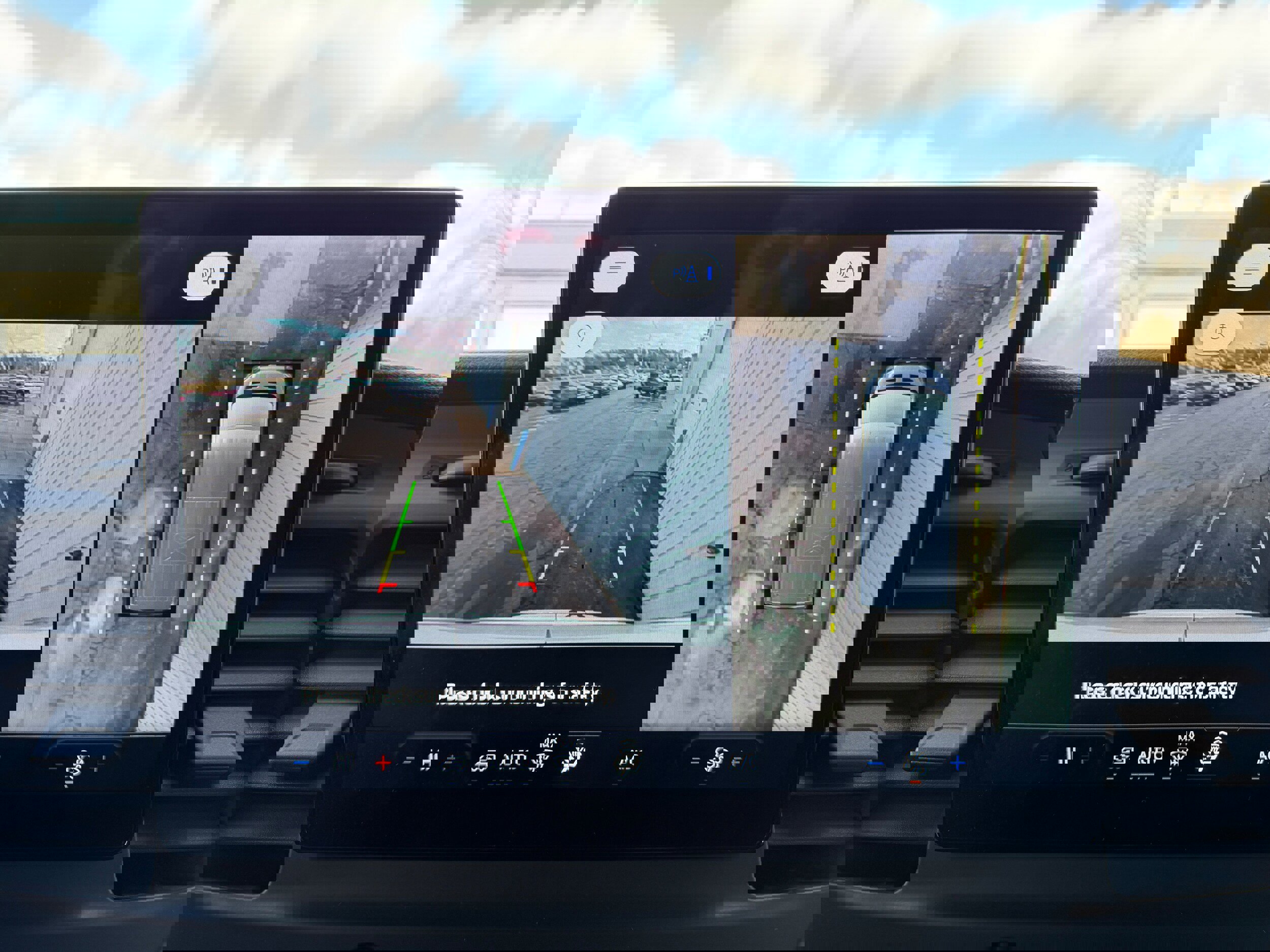 Certified 2022 Ford Transit 250 Medium Roof AWD w/ Load Area Protection Package image 19