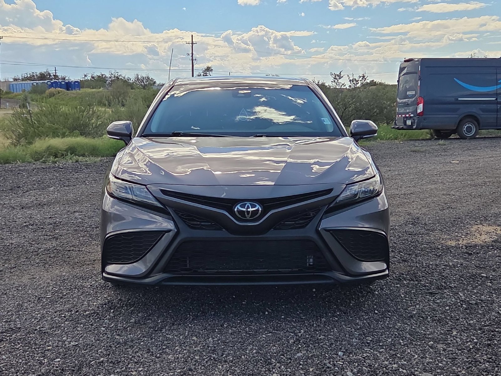 Used 2022 Toyota Camry SE FWD image 2