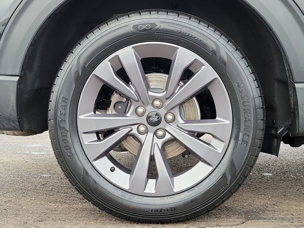 Certified 2023 Ford Explorer XLT w/ Equipment Group 202A image 9