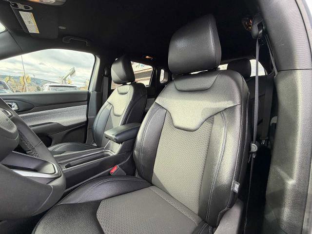 Used 2024 Jeep Compass Latitude image 11