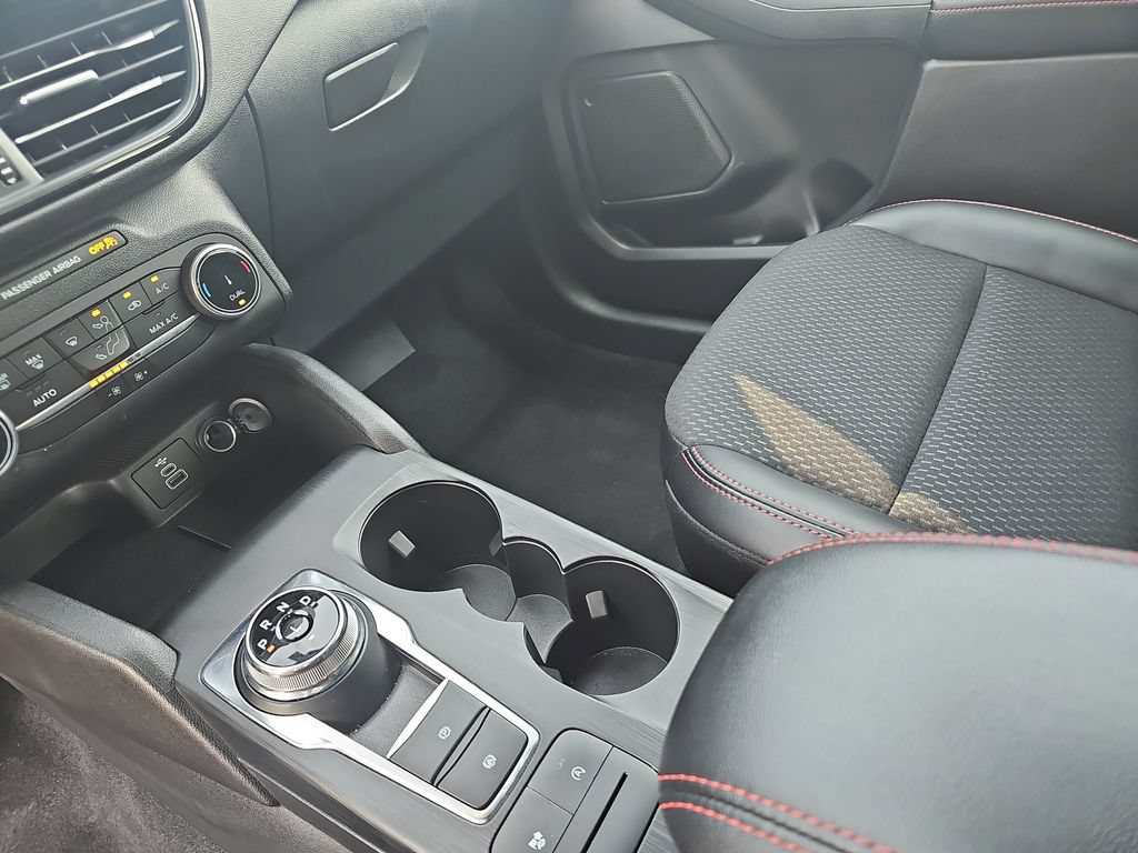 Certified 2026 Ford Escape ST-Line AWD/4WD image 23