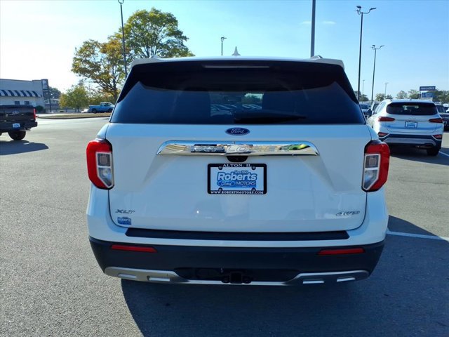 Certified 2022 Ford Explorer XLT w/ Equipment Group 202A image 3