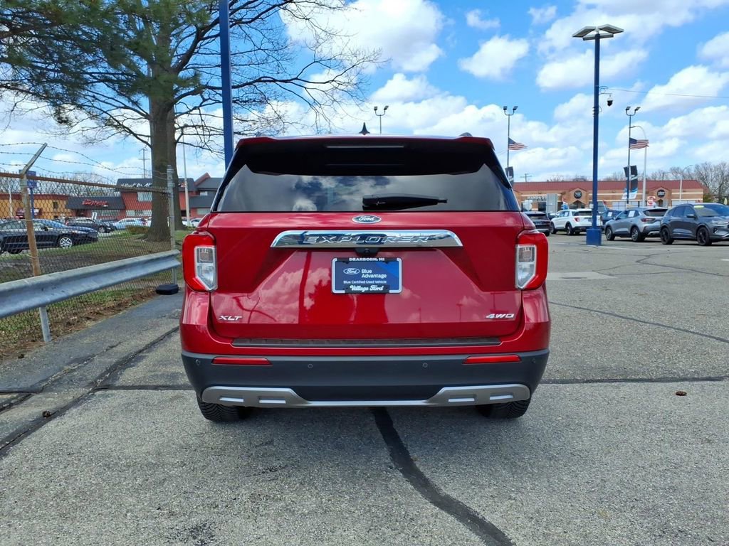 Certified 2022 Ford Explorer XLT w/ Equipment Group 202A AWD/4WD image 7