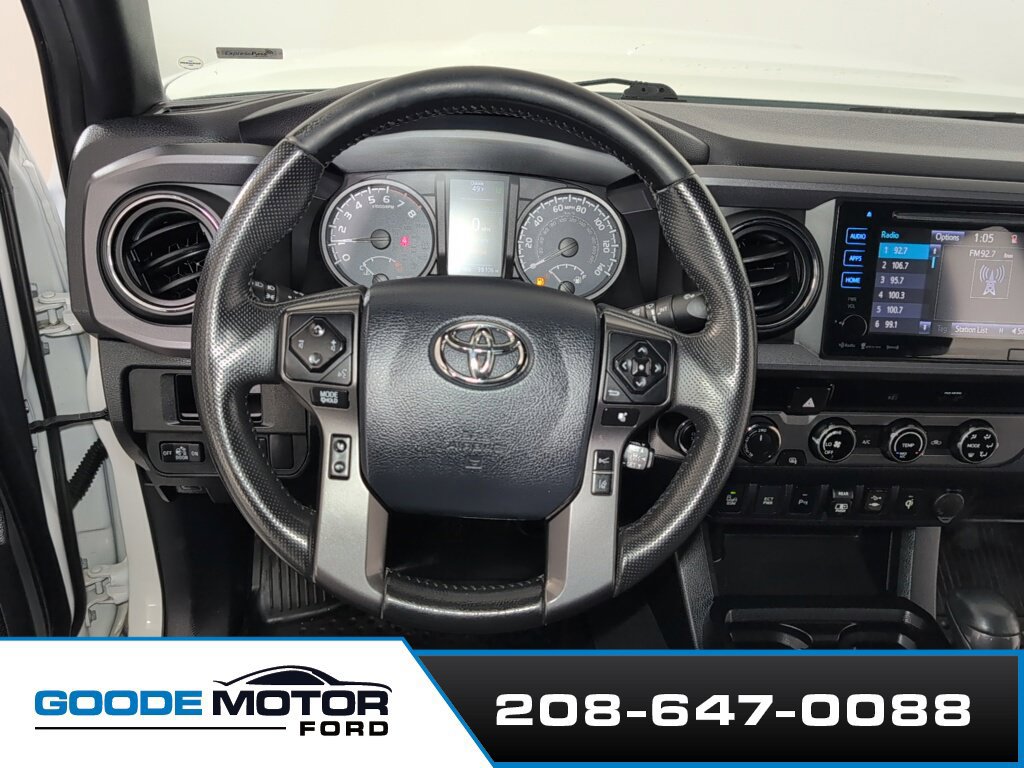 Used 2018 Toyota Tacoma TRD Sport w/ Technology Package AWD/4WD image 13