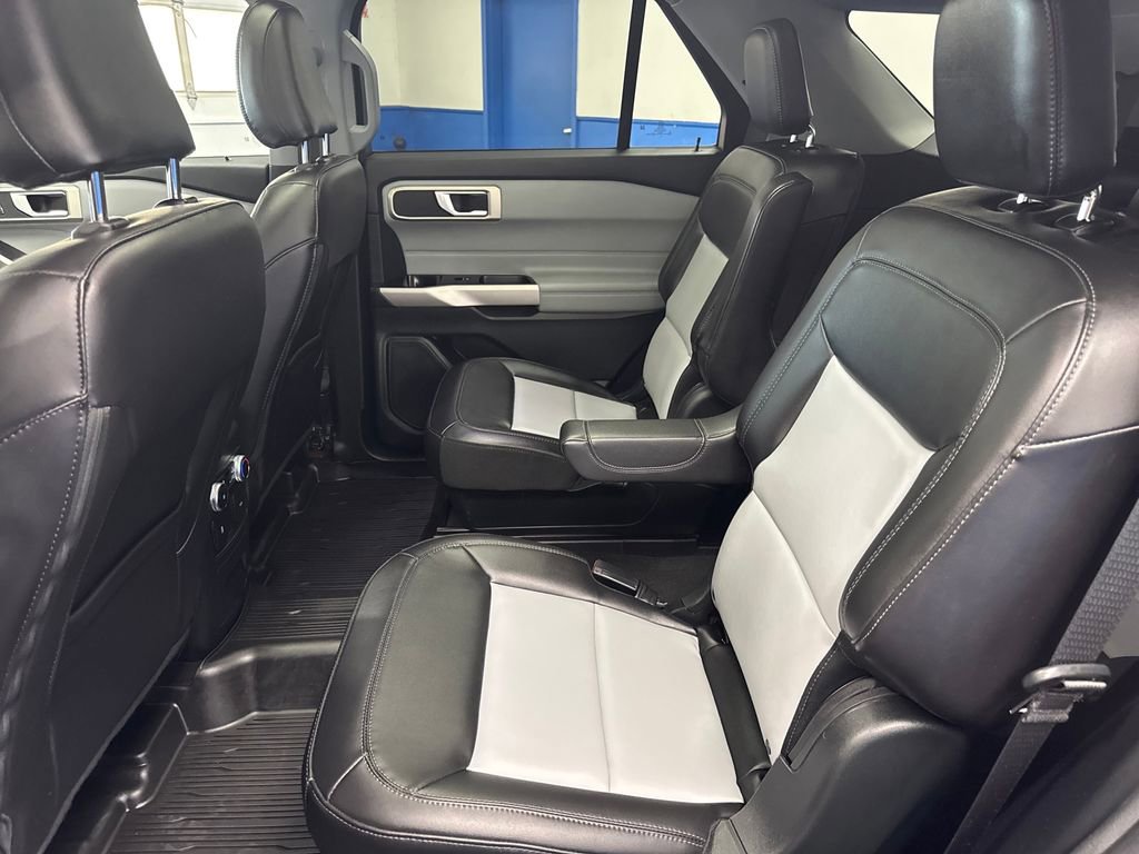 Certified 2023 Ford Explorer XLT w/ Equipment Group 202A AWD/4WD image 30