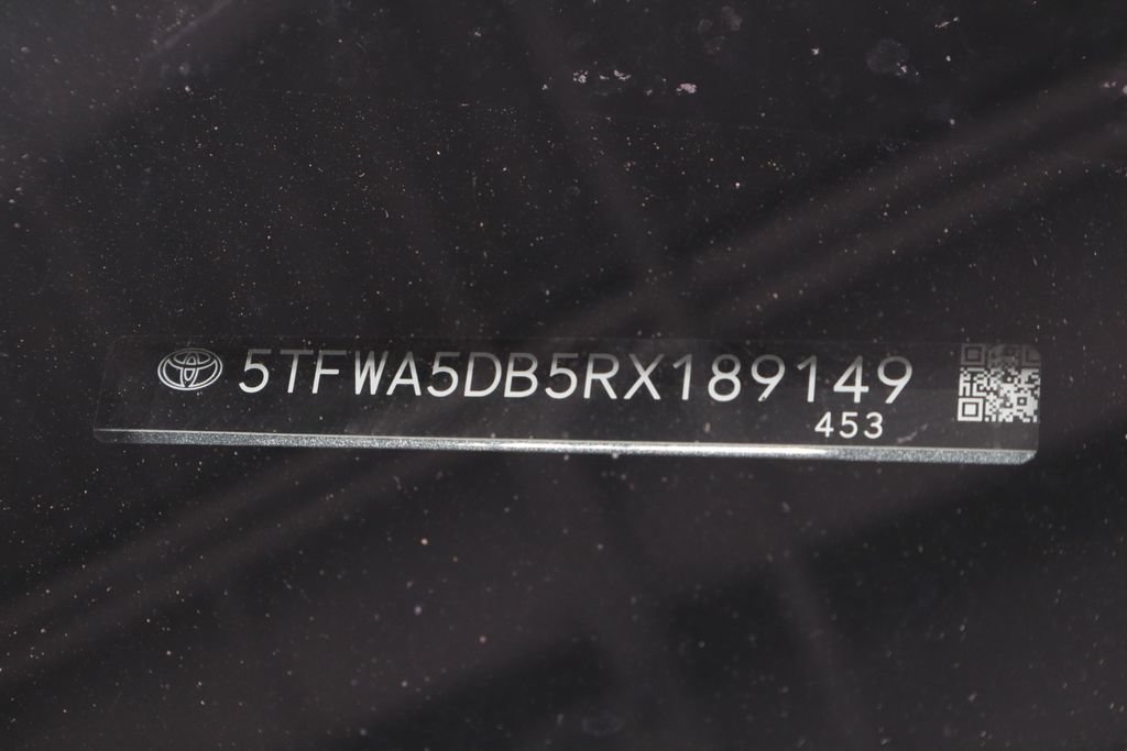 Used 2024 Toyota Tundra Limited AWD/4WD image 38
