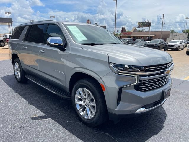 Used 2024 Chevrolet Suburban Premier w/ Premium Package RWD image 11