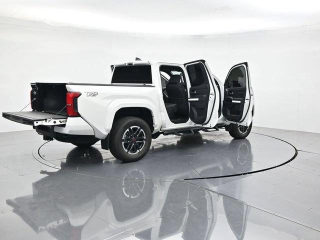Used 2024 Toyota Tacoma TRD Sport AWD/4WD image 47