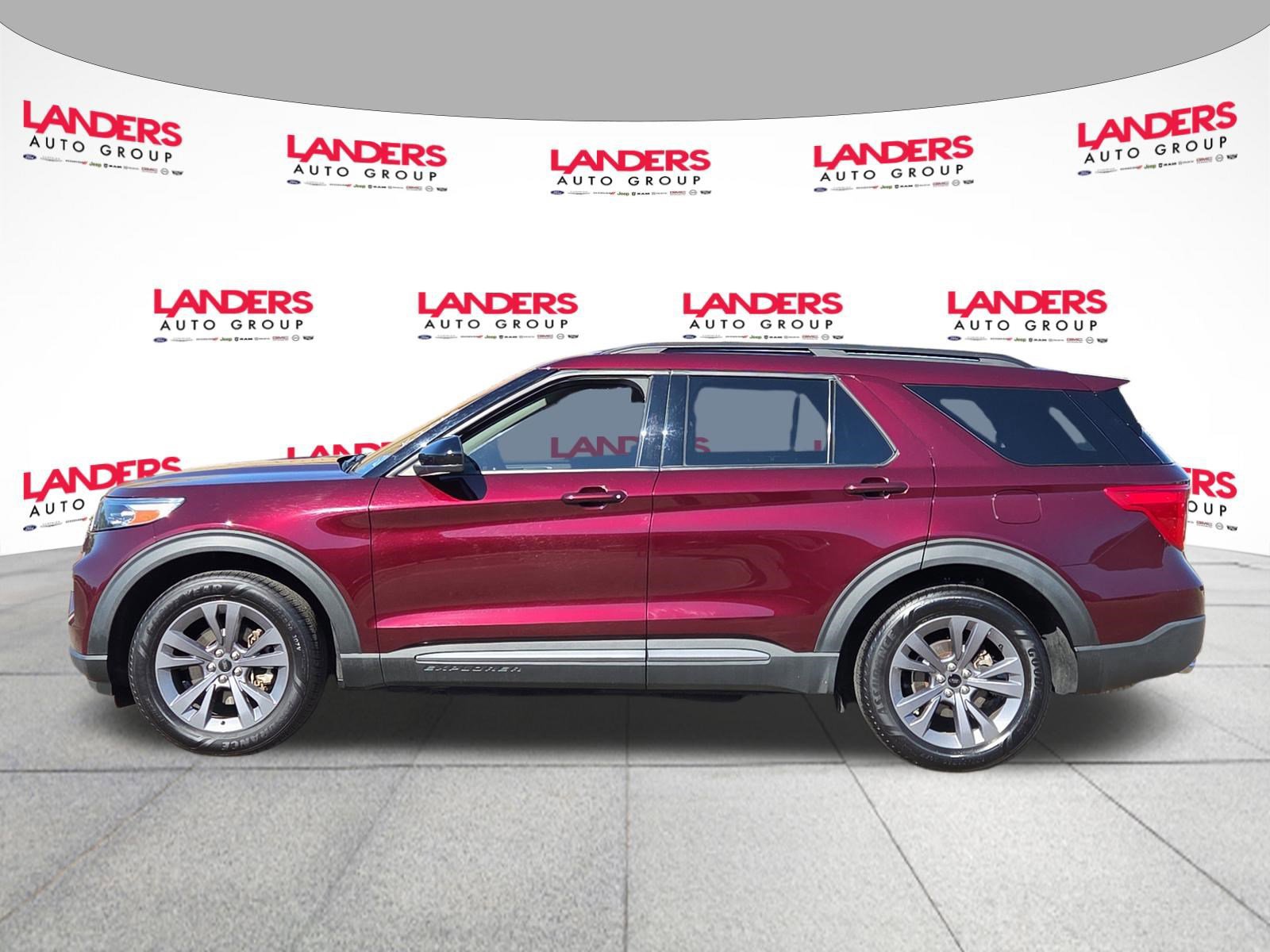 Certified 2022 Ford Explorer XLT w/ Equipment Group 202A AWD/4WD image 2