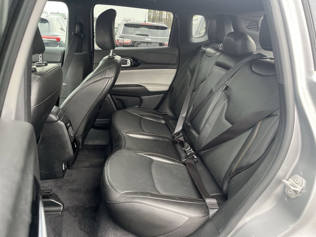 Used 2023 Jeep Compass Limited w/ Elite Group AWD/4WD image 4