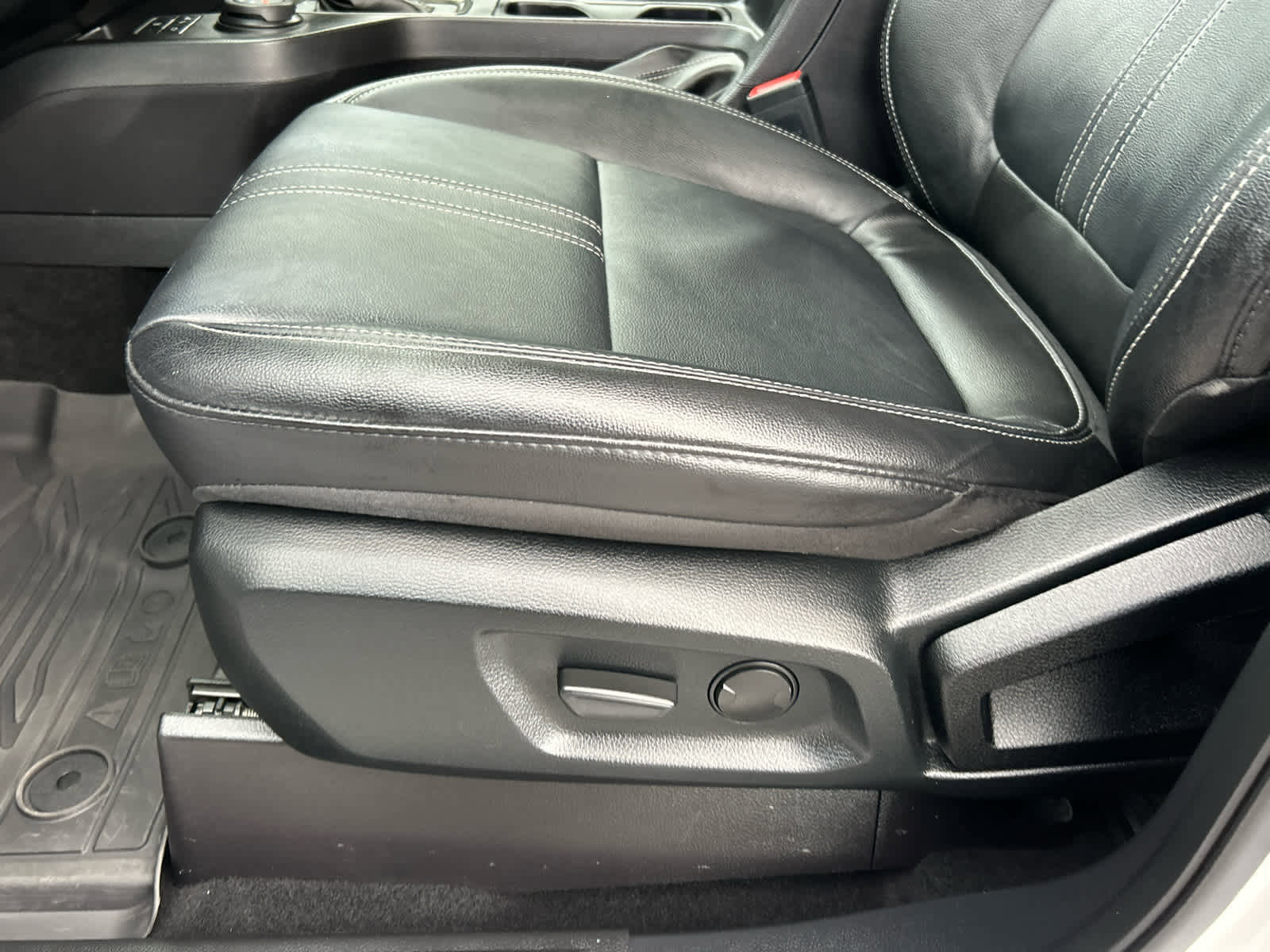 Certified 2020 Ford Ranger Lariat w/ Equipment Group 501A Mid image 31