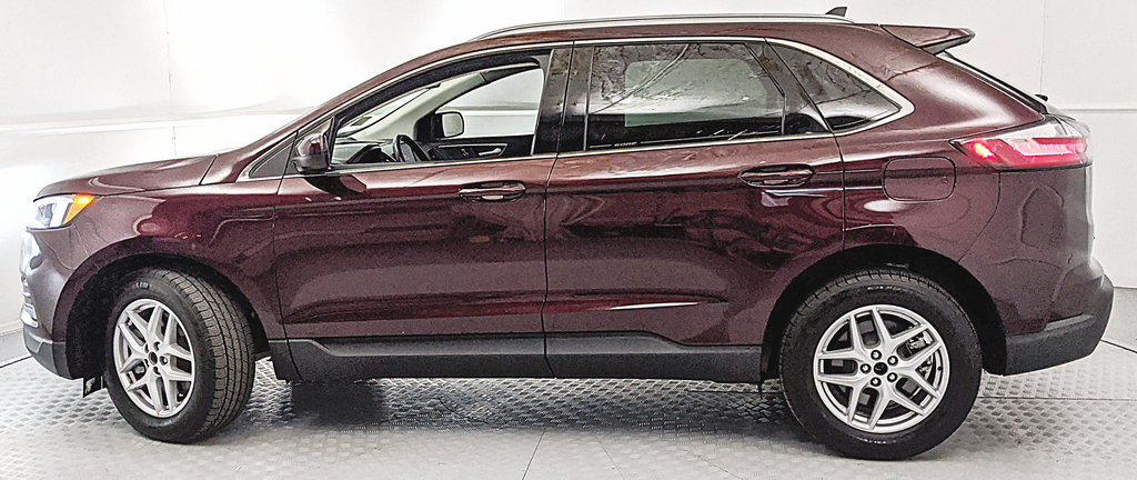 Certified 2023 Ford Edge SEL w/ Convenience Package AWD/4WD image 5