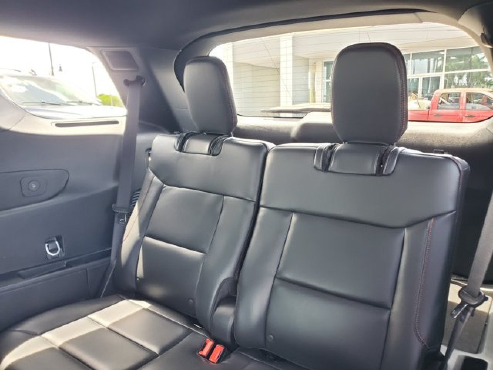 Certified 2025 Ford Explorer ST RWD image 30