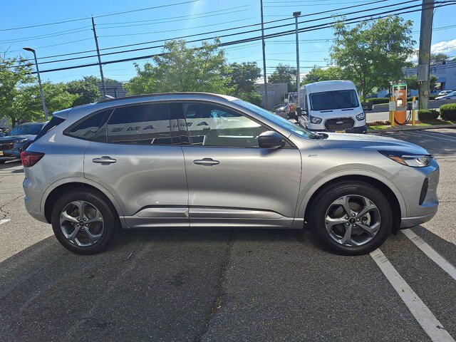 Certified 2023 Ford Escape ST-Line w/ Tech Pack #1 AWD/4WD image 18