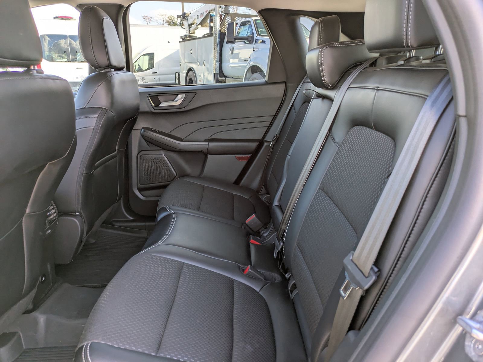 Certified 2025 Ford Escape SE FWD image 13