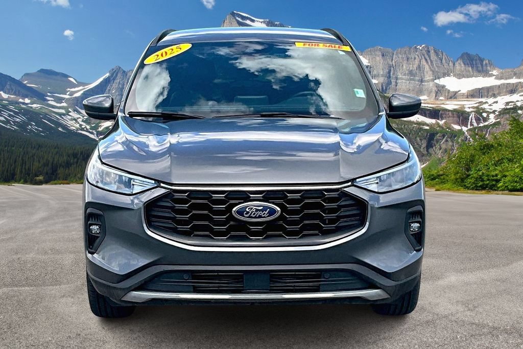 Certified 2025 Ford Escape ST-Line Select AWD/4WD image 3