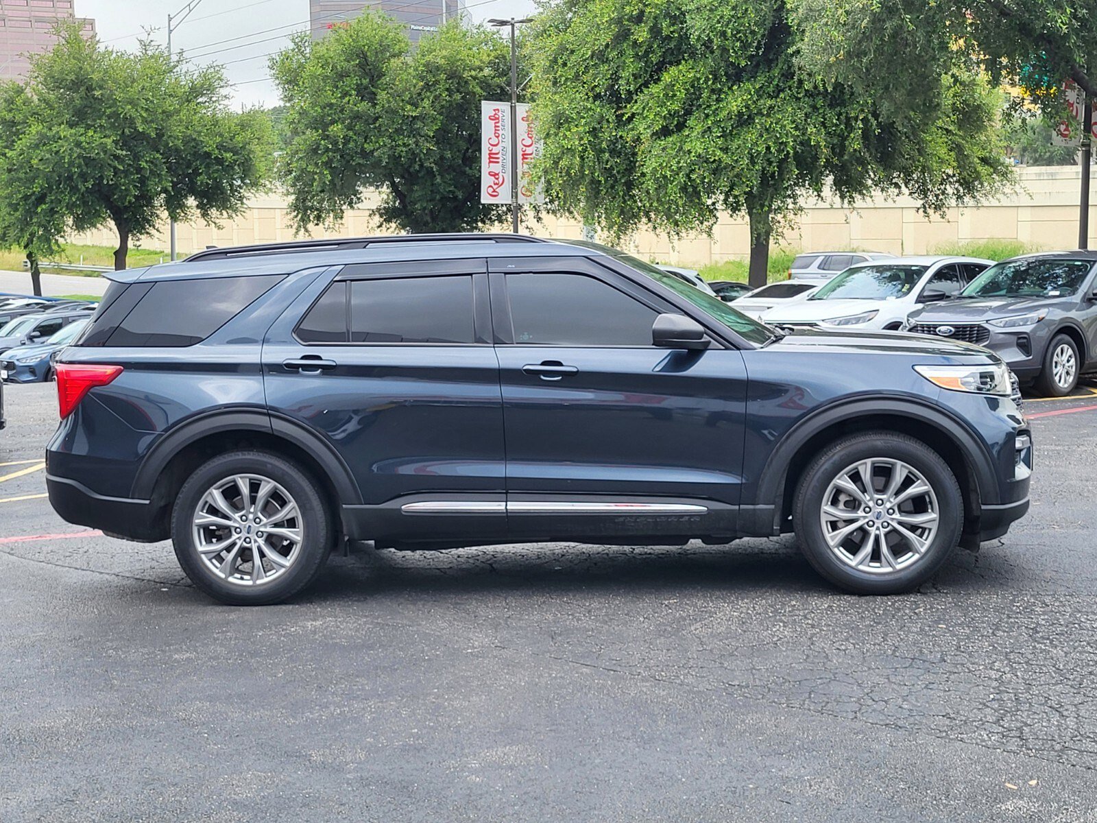 Certified 2023 Ford Explorer XLT w/ Equipment Group 202A AWD/4WD image 2