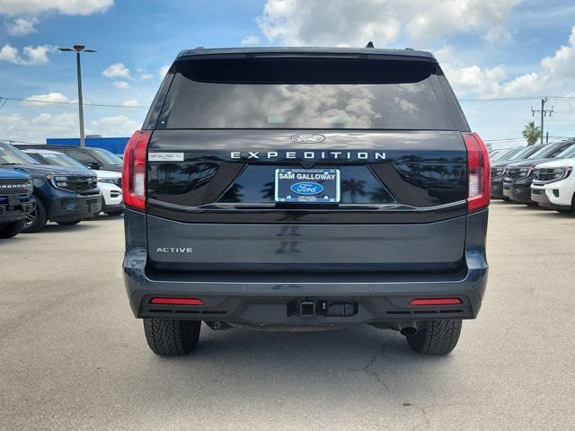 Certified 2025 Ford Expedition Active RWD image 5