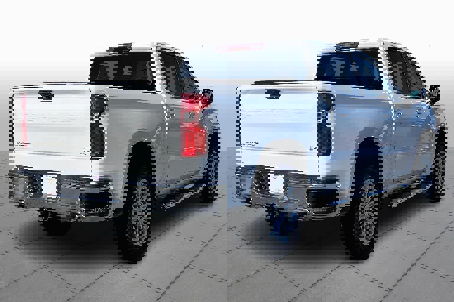 Used 2024 Chevrolet Silverado 1500 LTZ image 3