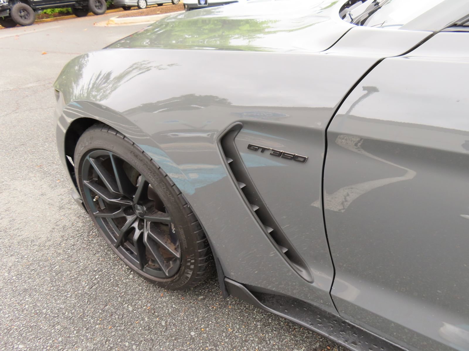 Certified 2018 Ford Mustang Shelby GT350 w/ Electronics Package RWD image 11