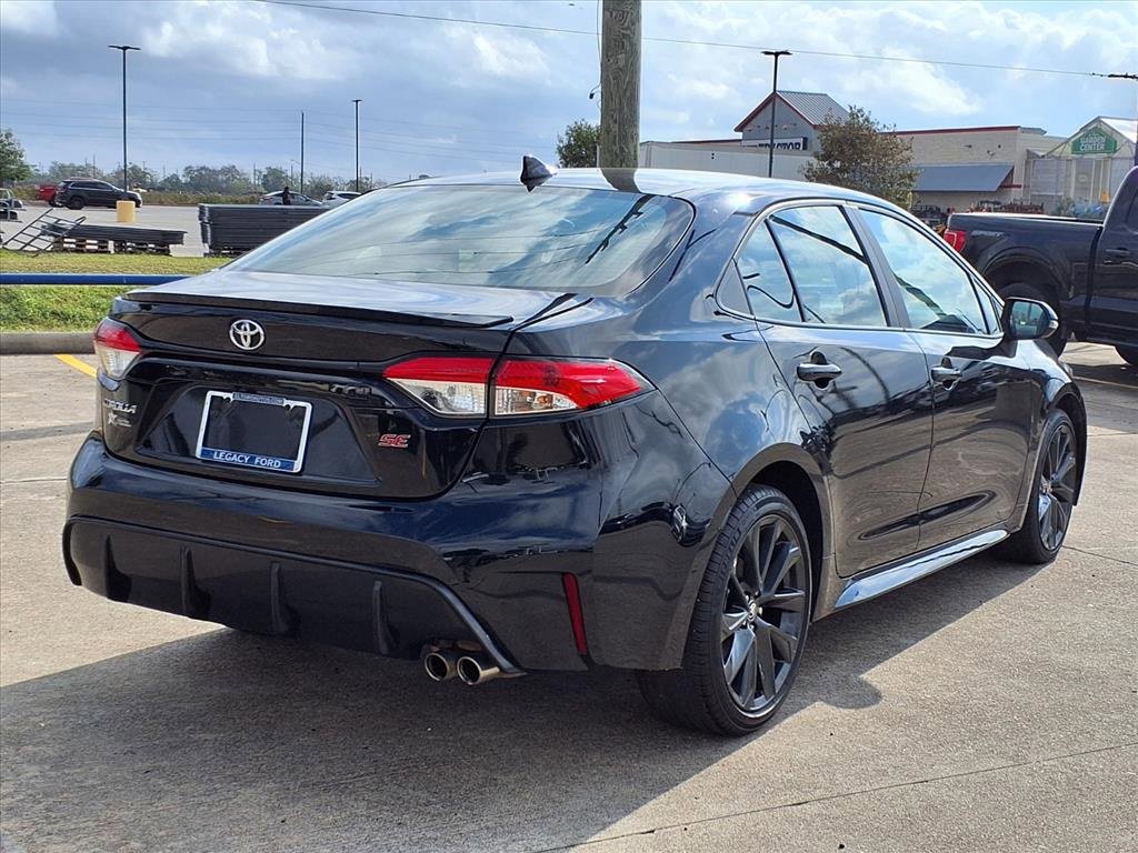 Used 2023 Toyota Corolla SE image 2