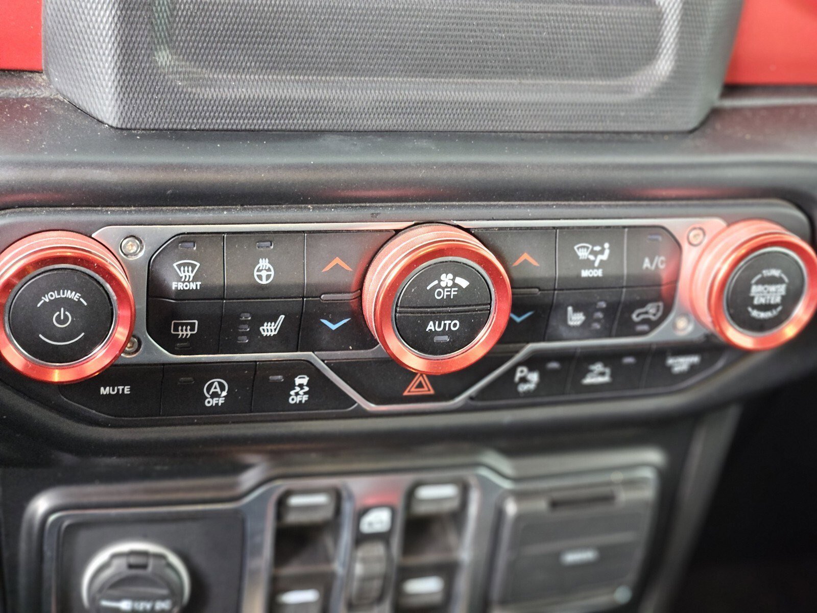 Used 2021 Jeep Wrangler Unlimited Rubicon w/ Xtreme Recon 35" Tire Package image 19