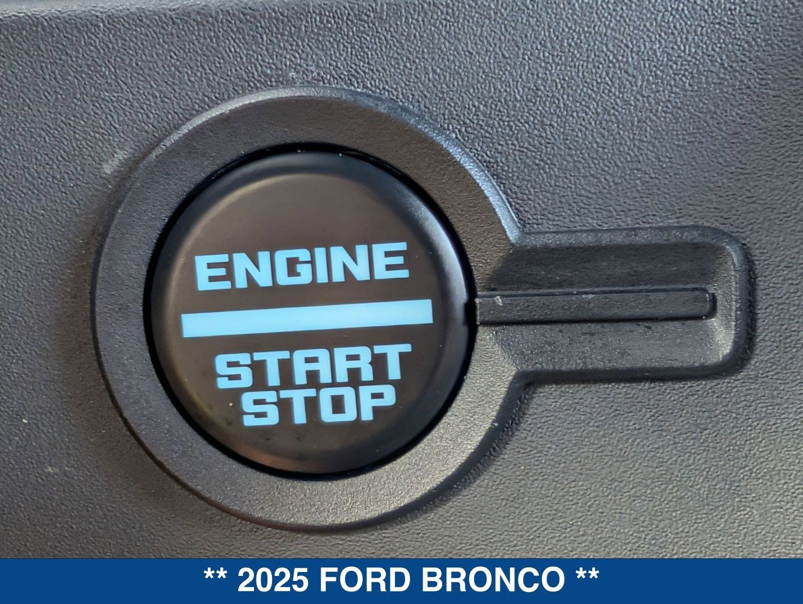 Certified 2025 Ford Bronco Big Bend image 32