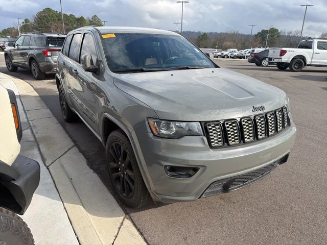 Used 2020 Jeep Grand Cherokee Altitude image 7
