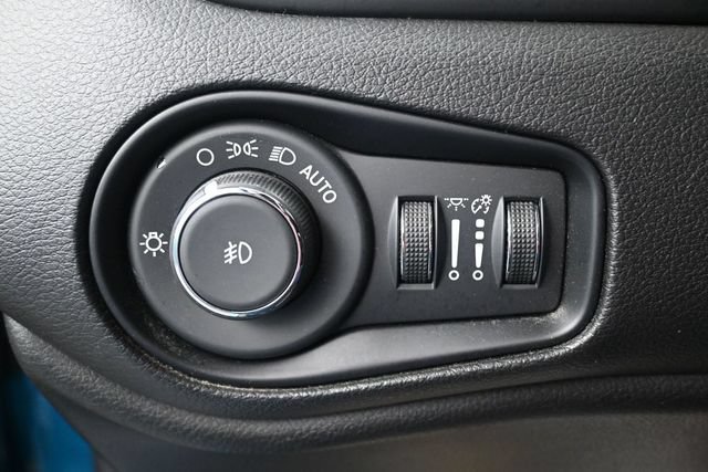 Used 2022 Jeep Renegade Altitude w/ Convenience Group AWD/4WD image 8