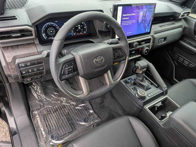 Used 2025 Toyota Tacoma Limited AWD/4WD image 2