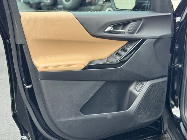 Used 2025 Chevrolet Equinox ACTIV image 12