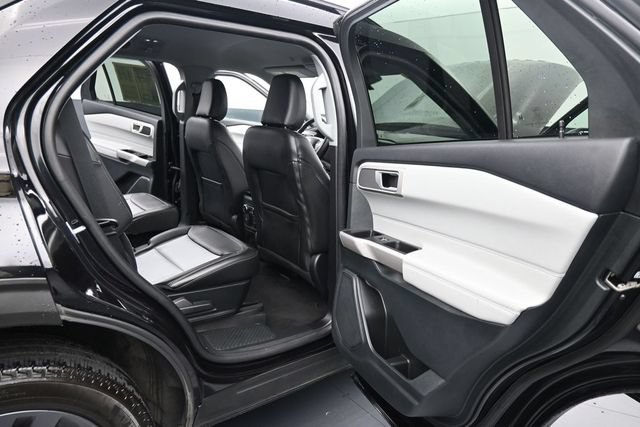 Certified 2023 Ford Explorer XLT w/ Equipment Group 202A AWD/4WD image 13