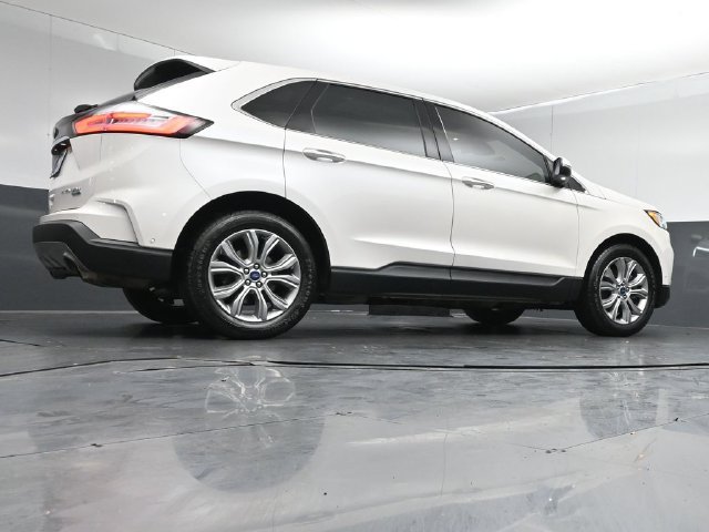 Certified 2019 Ford Edge Titanium w/ Equipment Group 301A AWD/4WD image 44