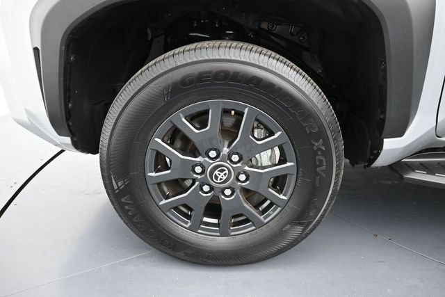 Used 2025 Toyota 4Runner SR5 AWD/4WD image 10