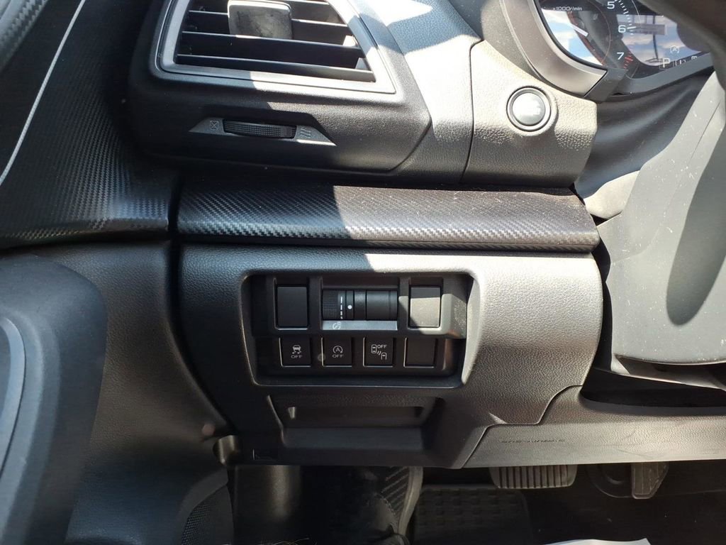 Used 2020 Subaru Crosstrek 2.0i Premium w/ Moonroof Package 2 image 16
