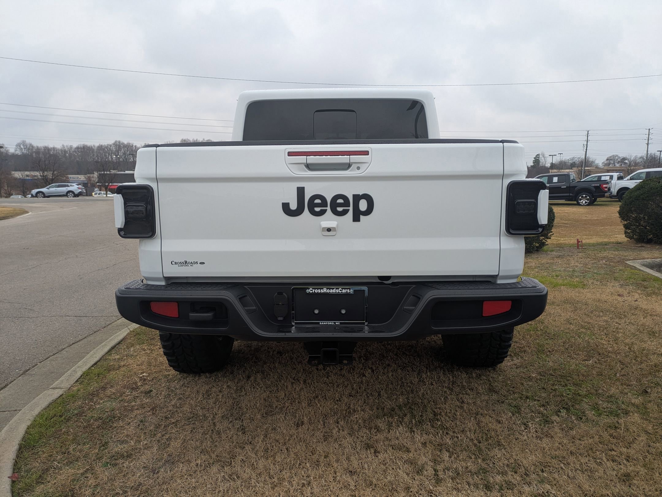 Used 2025 Jeep Gladiator Sport image 4